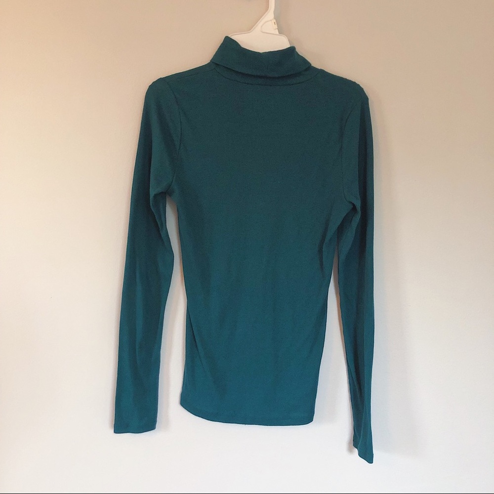 SOLD- Thin Turtleneck Long Sleeve
